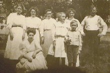 The Samuels family in 1908